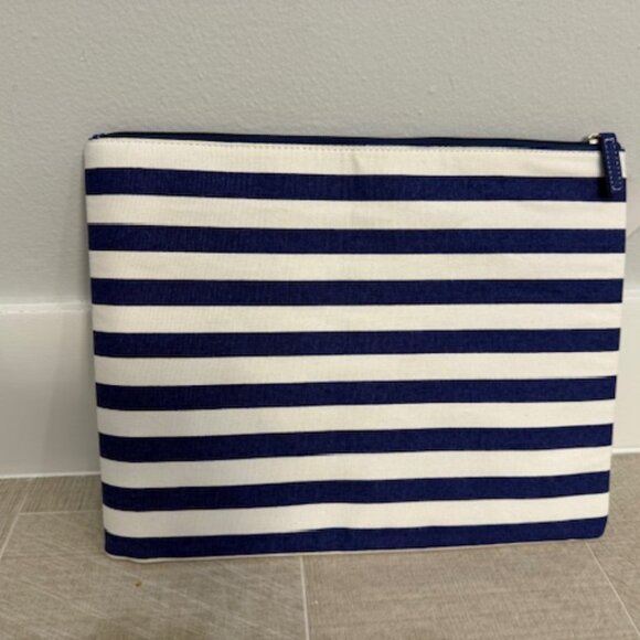 NWT Main Street Stripe Family Pouch - Picture 3 of 5
